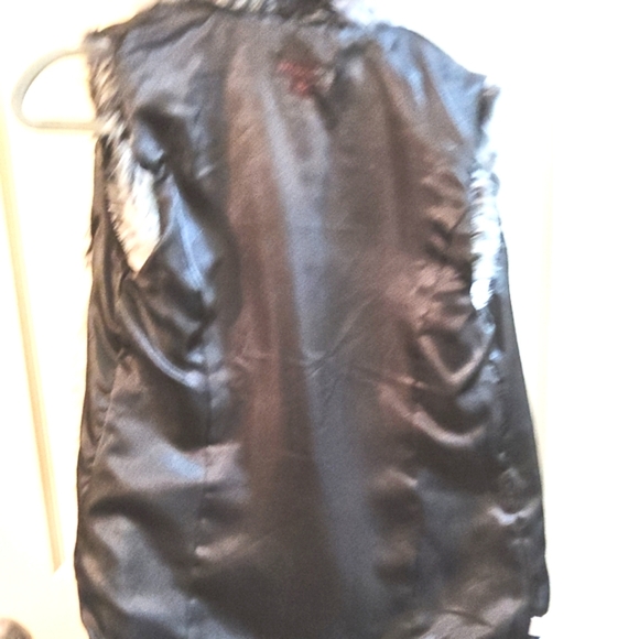 Black and White Striped Fur Vest - Picture 5 of 7